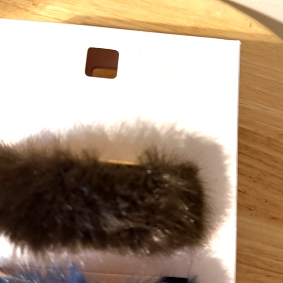 ara pack of three fur armbands bracelets limited edition NWT - Picture 3 of 8